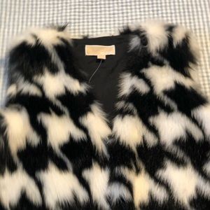 Micheal Kors black and white faux fur Vest size L